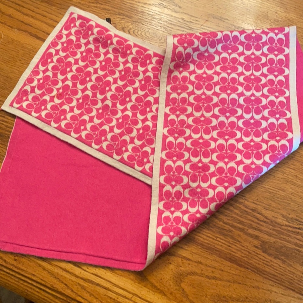 100% Merino Wool Coach Signature Scarf - Bright Pink